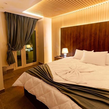 Al Kawm al Akhdar Blue Pyramids Eyes Hotel מראה חיצוני תמונה