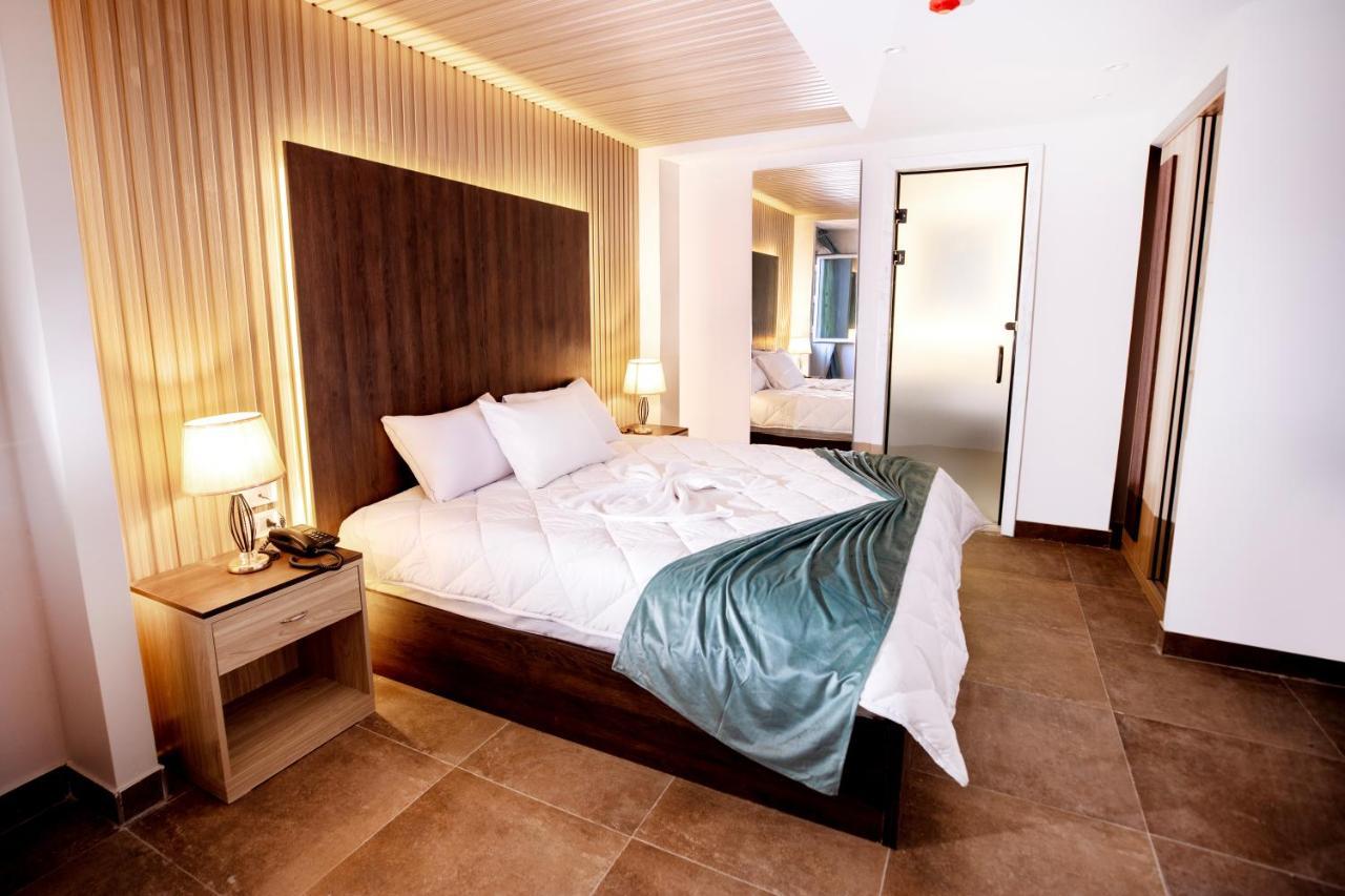 Al Kawm al Akhdar Blue Pyramids Eyes Hotel מראה חיצוני תמונה