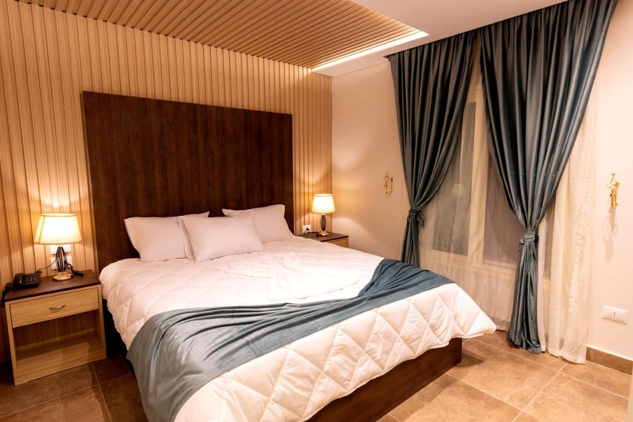 Al Kawm al Akhdar Blue Pyramids Eyes Hotel מראה חיצוני תמונה